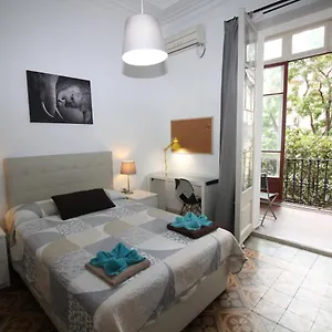 https://r3-centric-and-cozy-flat.topbarcelonahotels.com
