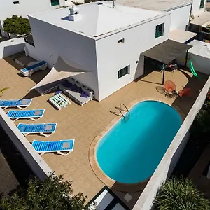 https://villa-tropical-costa-teguise.in-canary-islands.com
